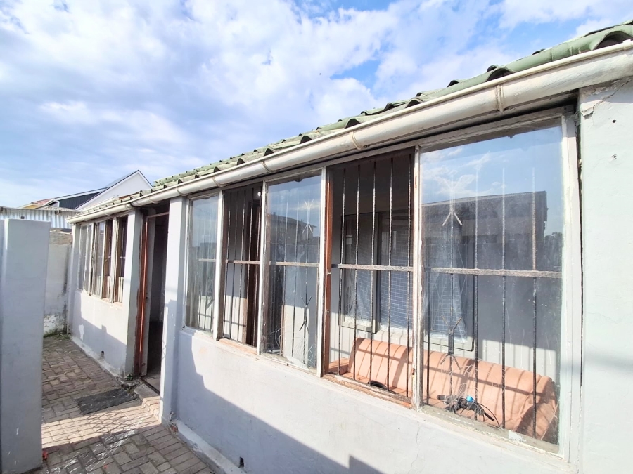 6 Bedroom Property for Sale in Quigney Eastern Cape